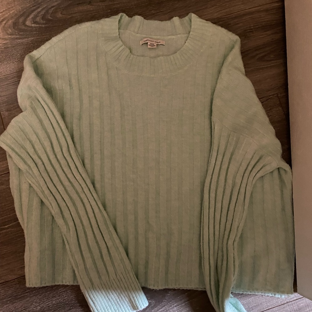 american eagle top in mint green